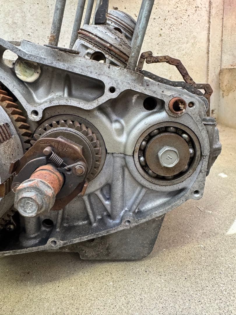 ぴ*様 SUZUKI GS400 腰下エンジン 部品取り - メルカリ