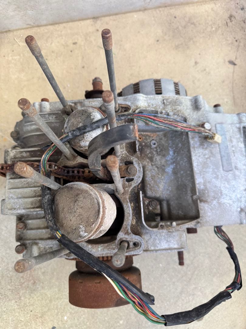 ぴ*様 SUZUKI GS400 腰下エンジン 部品取り - メルカリ