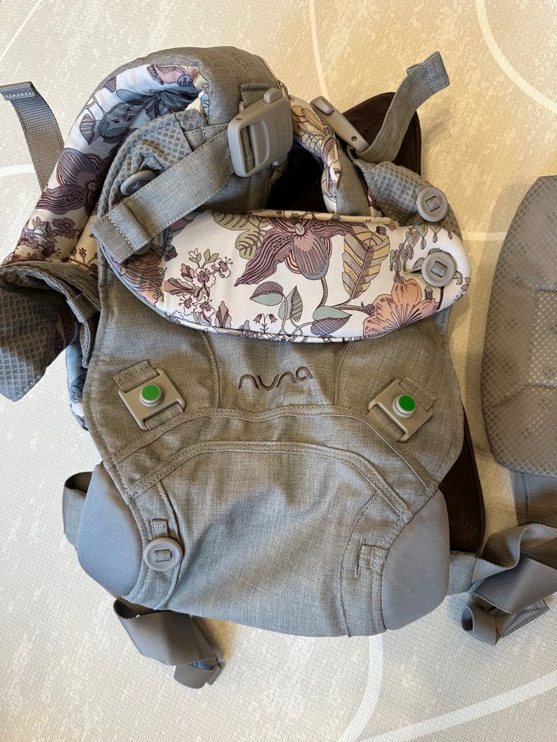 nuna LIBERTY 抱っこ紐 グレー 花柄 - メルカリ