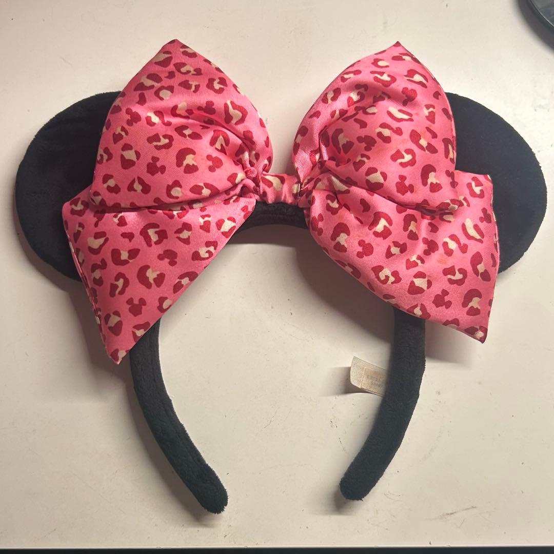 ミニー ヒョウ柄リボンカチューシャ ピンク 即日発送 ディズニー カチューシャ ミニー ヒョウ柄 ピンク レオパード