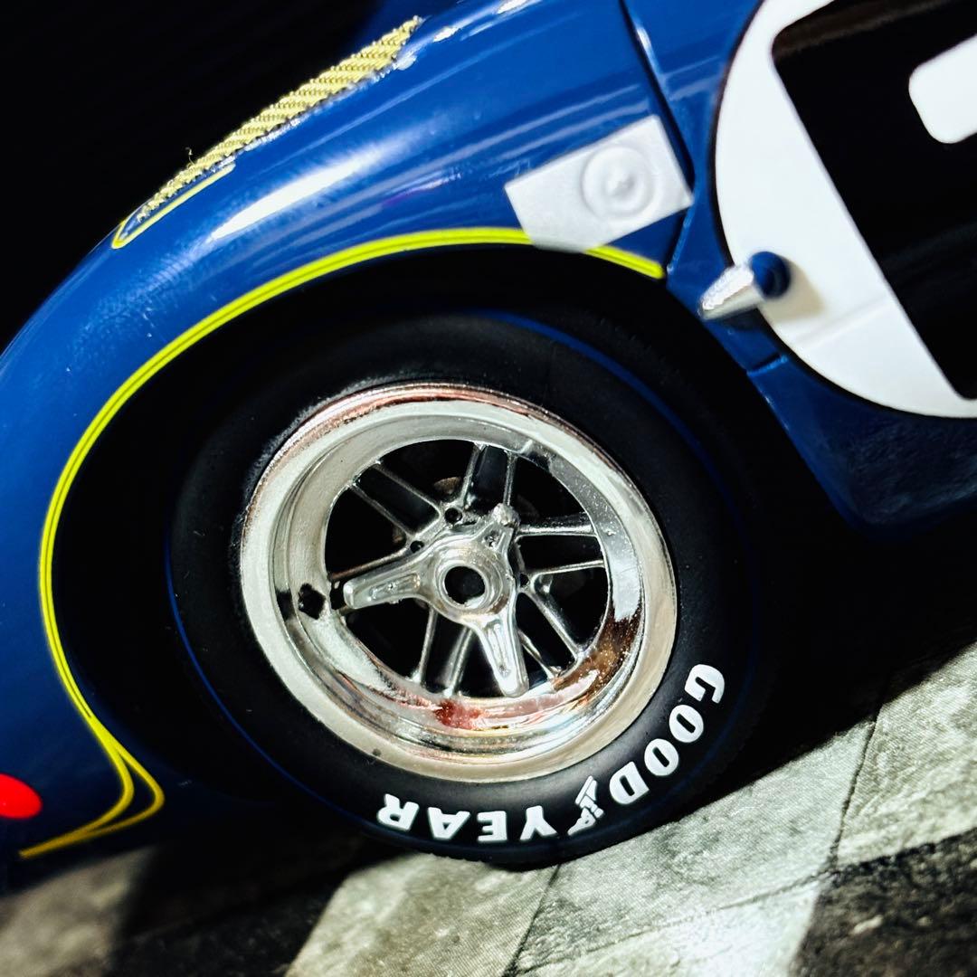 ショーケース付属 1/18 Spark ローラT70 Mk.3B GT 1969 - メルカリ