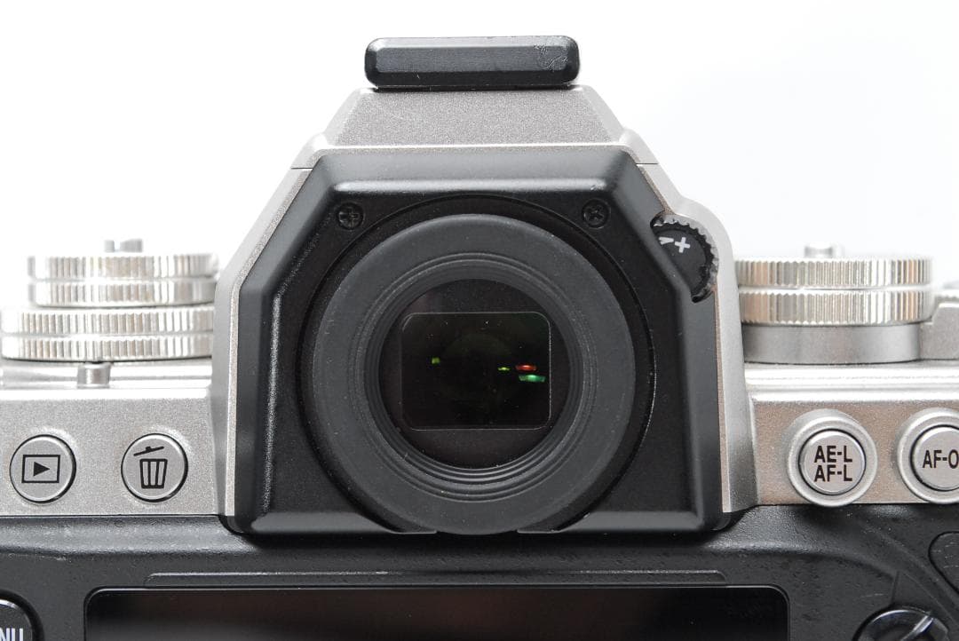 フルサイズセンサー クラシックデザインと高画質を両立した一眼 Nikon