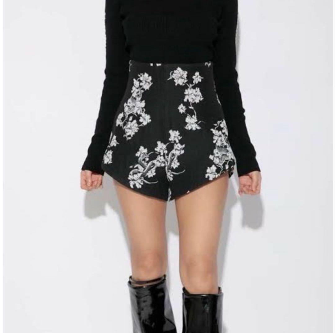 melt the lady】ペタルスネークショートパンツ - メルカリ