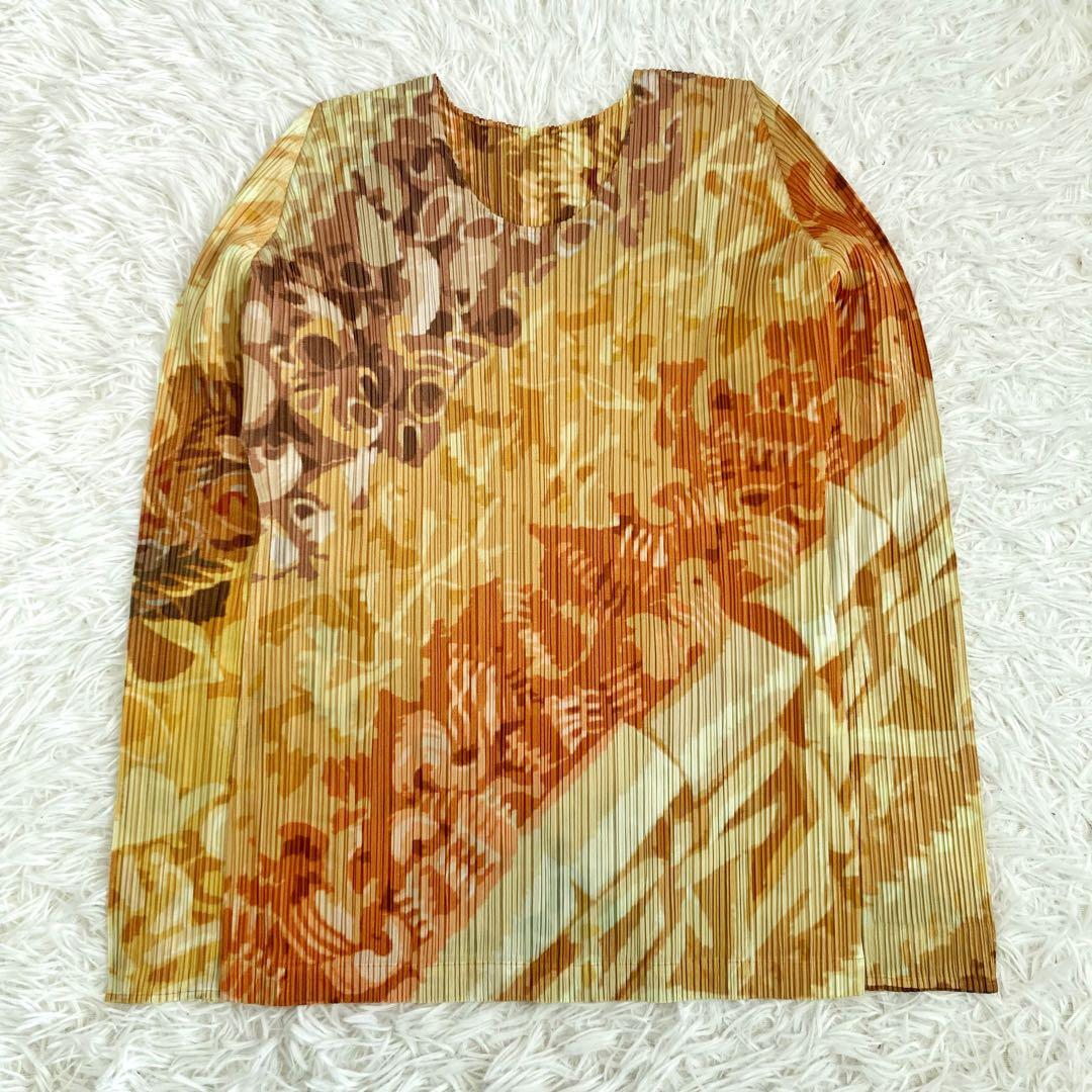 極美品 プリーツプリーズ イッセイミヤケ カットソー 総柄 サイズ4