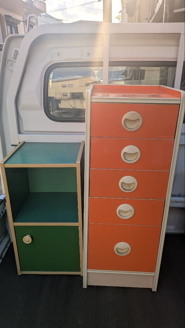 昭和レトロ オレンジ色 引き出し収納 チェスト 箪笥5段と緑レトロポップ 当時物 Yahoo!オークション -「昭和レトロ ポップ タンス」の落札相場・落札価格
