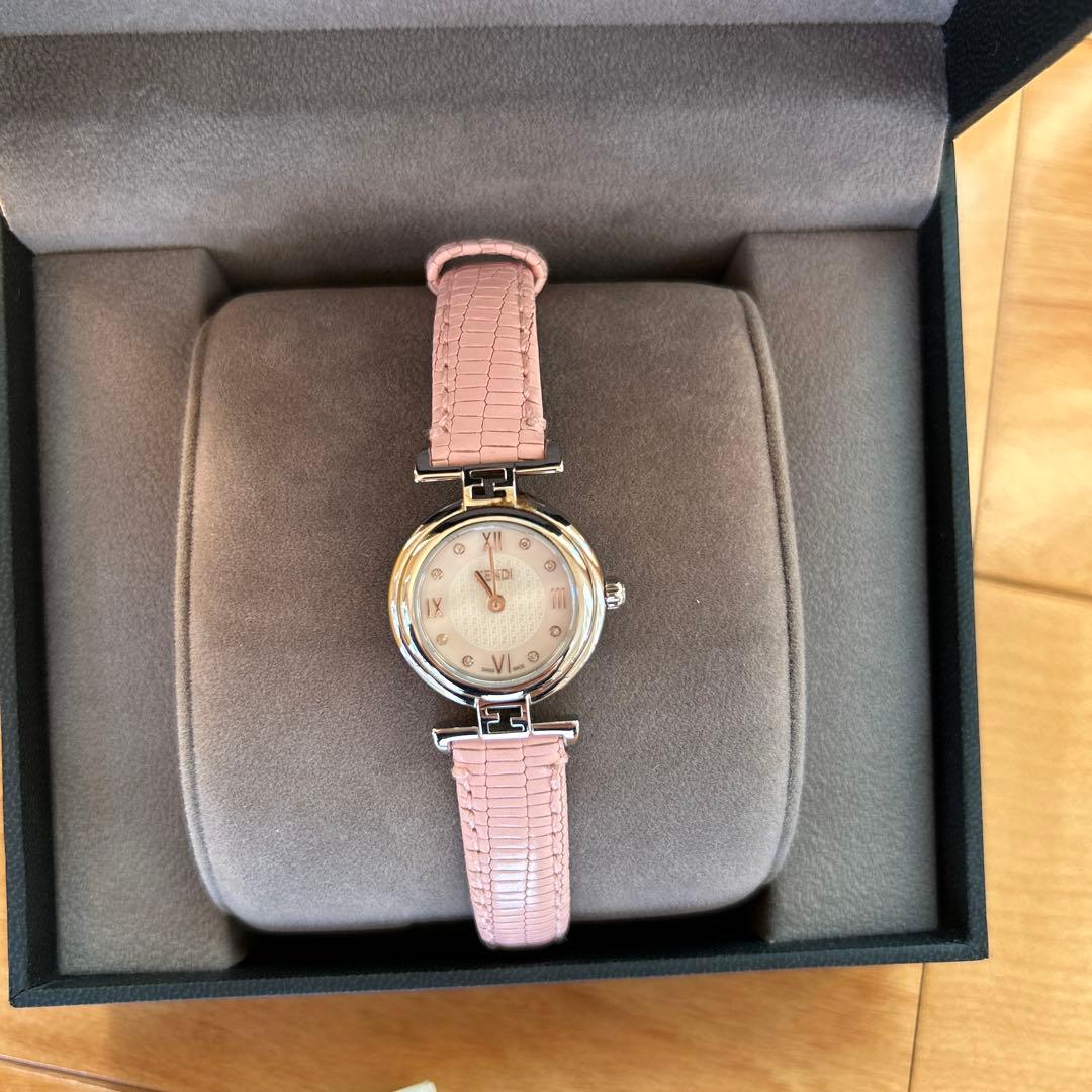 FENDI 2700L ピンク クロコダイルレザー 腕時計
