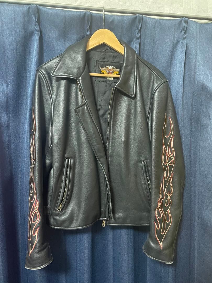 Harley-Davidsoフレイムス刺繍 ライダースジャケット M サイズ 美品】HARLEY DAVIDSON レザーライダースジャケット ファイヤー 刺繍