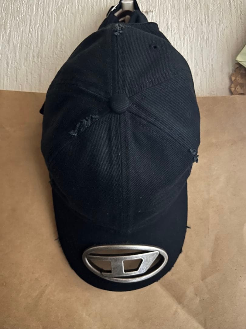 【即購入○】DIESEL キャップ ブラック メタルロゴ DIESEL (ディーゼル) ロゴ メタルオーバルD プレート付き ベースボール