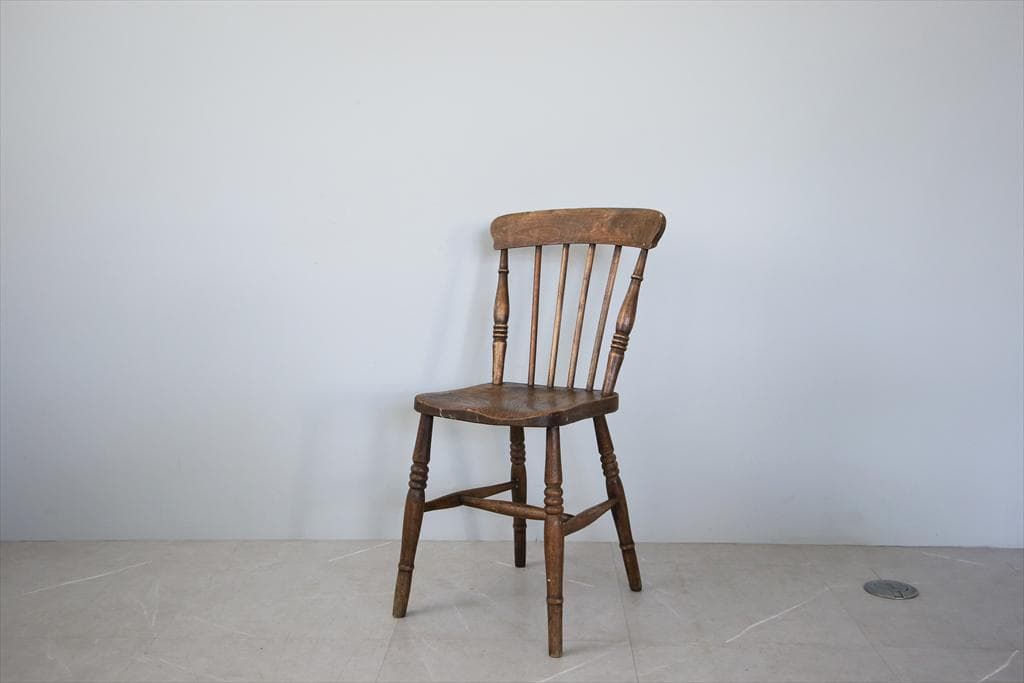 英国アンティーク木製キッチンチェア/ダイニングイス/椅子/飾り棚(89-12-2 イギリスのオシャレなアンティークのイス、木製のキッチンチェア(k-687