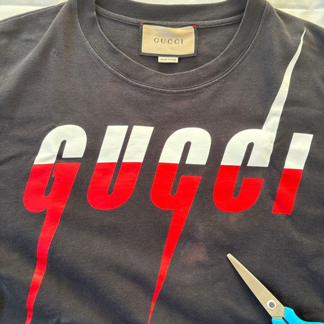 SPEED評価王様専用】GUCCI ブレードロゴ Tシャツ 黒 S BTS - メルカリ