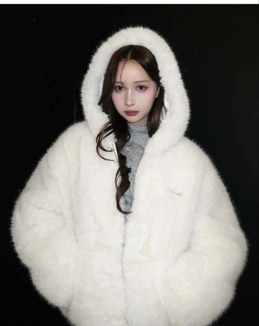 andwang Kirakira 2way fur zip up white - メルカリ