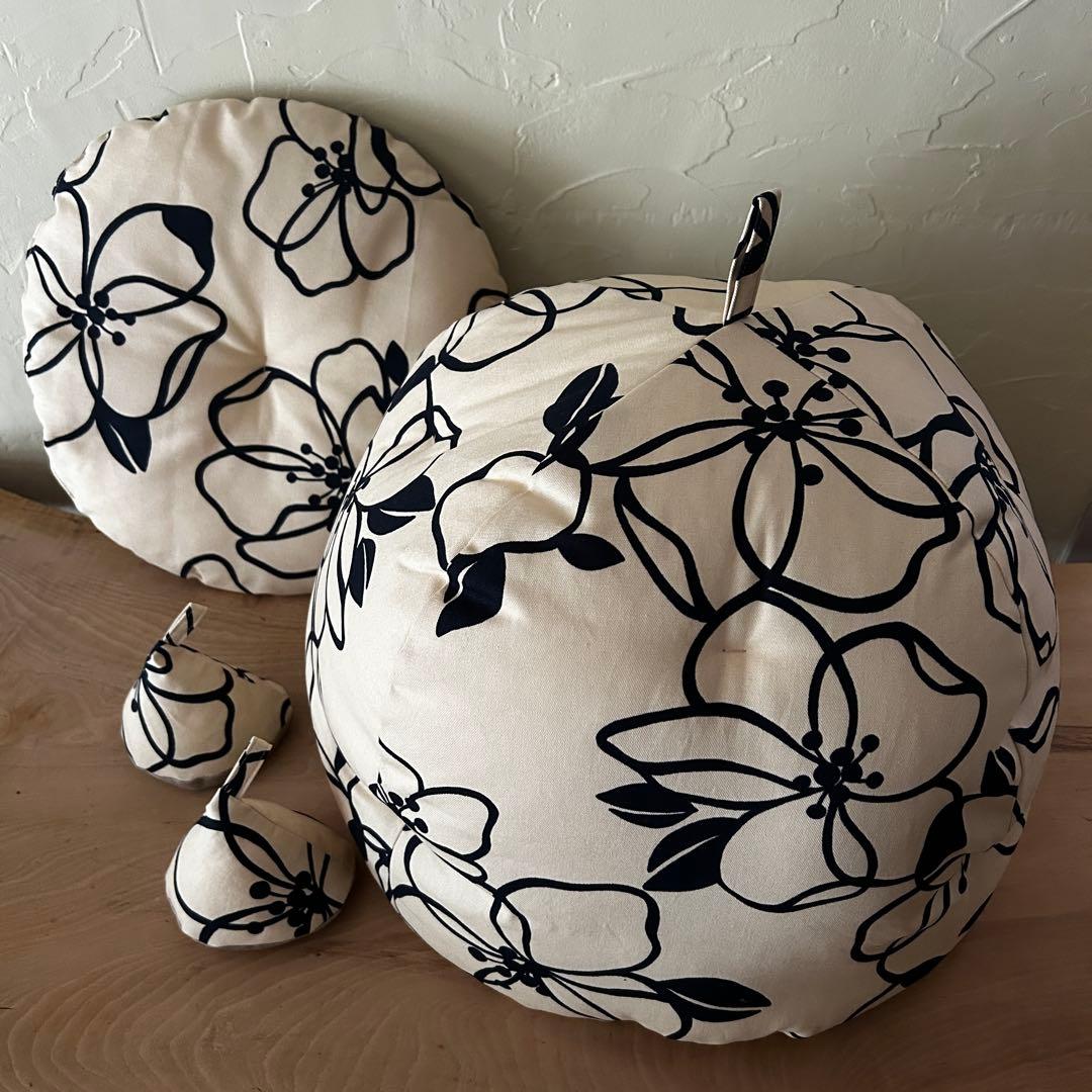 線花ふかふか(保温調理)鍋保温カバー＋三角鍋つかみ - メルカリ