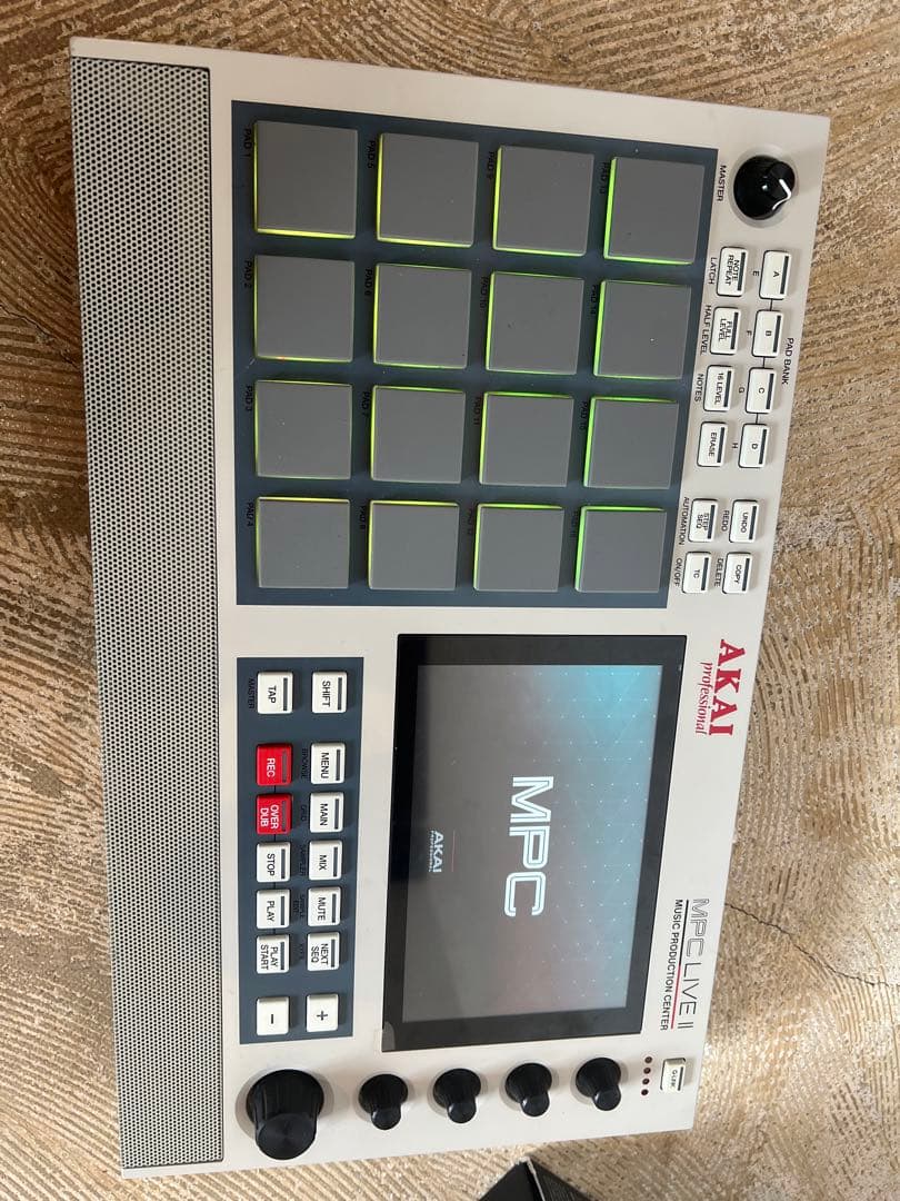 AKAI MPC LIVE2 - DTM・DAWオンライン ショッピング