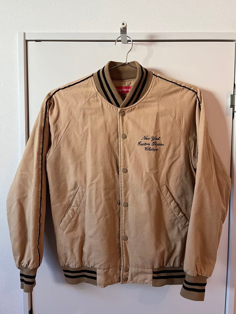 Supreme スタジャン L ベージュ刺繍 - メルカリ