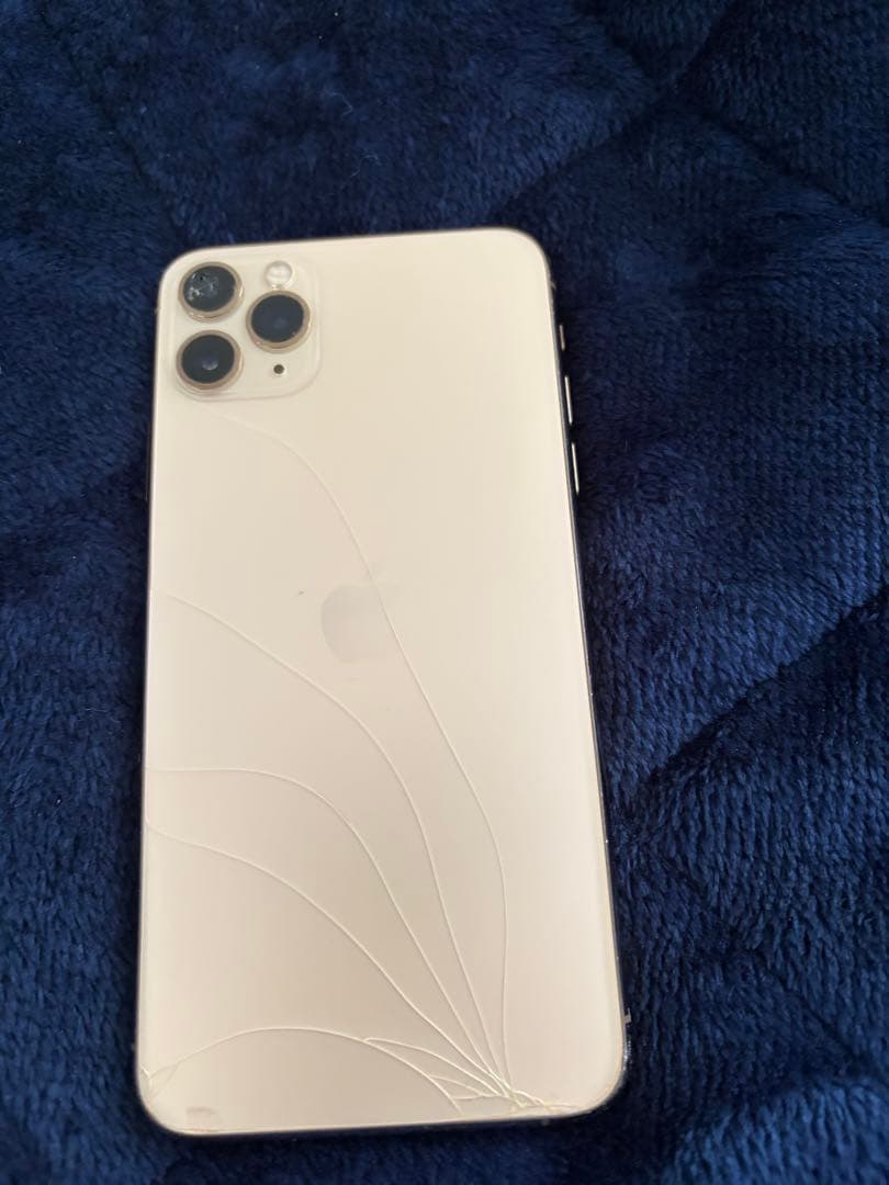 iPhone 11 promaxゴールド 本体 ジャンク品 ※値下げ - メルカリ