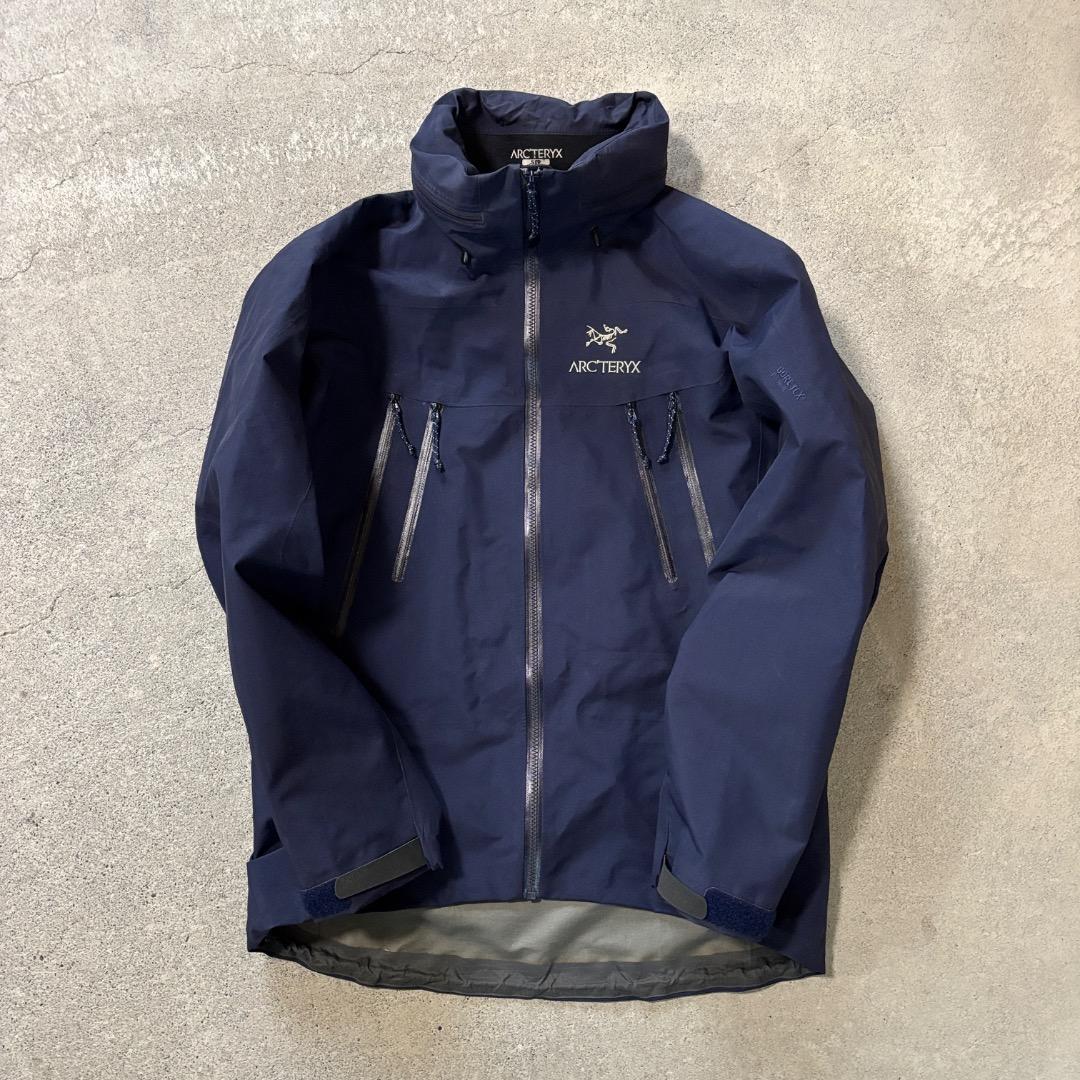 と*ろ様 ＊激レア＊ arc'teryx Theta SV Abyss Blue - メルカリ