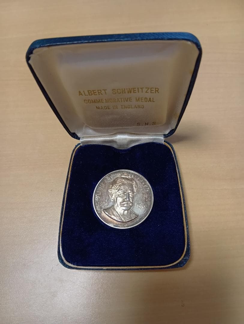 アルバート・シュヴァイツァー 記念メダル 1875-1965 - メルカリ