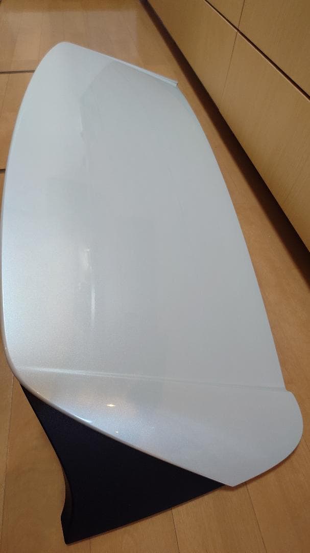 純正塗装80ハリアーZ用新品ハイマウント付 ルーフスポイラープラチナ