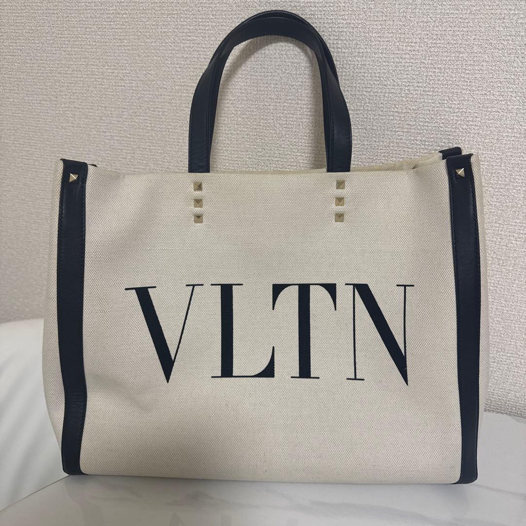 VALENTINO トートバッグ アイボリー/ブラック ☆関税込☆VALENTINO☆VLTN ECOLAB MINI TOTE BAG トートバッグ