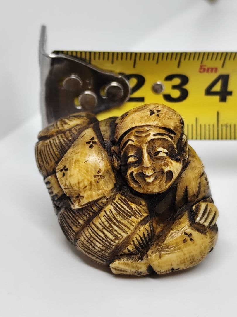当時物】古い根付 天然素材 在銘あり 大黒天？