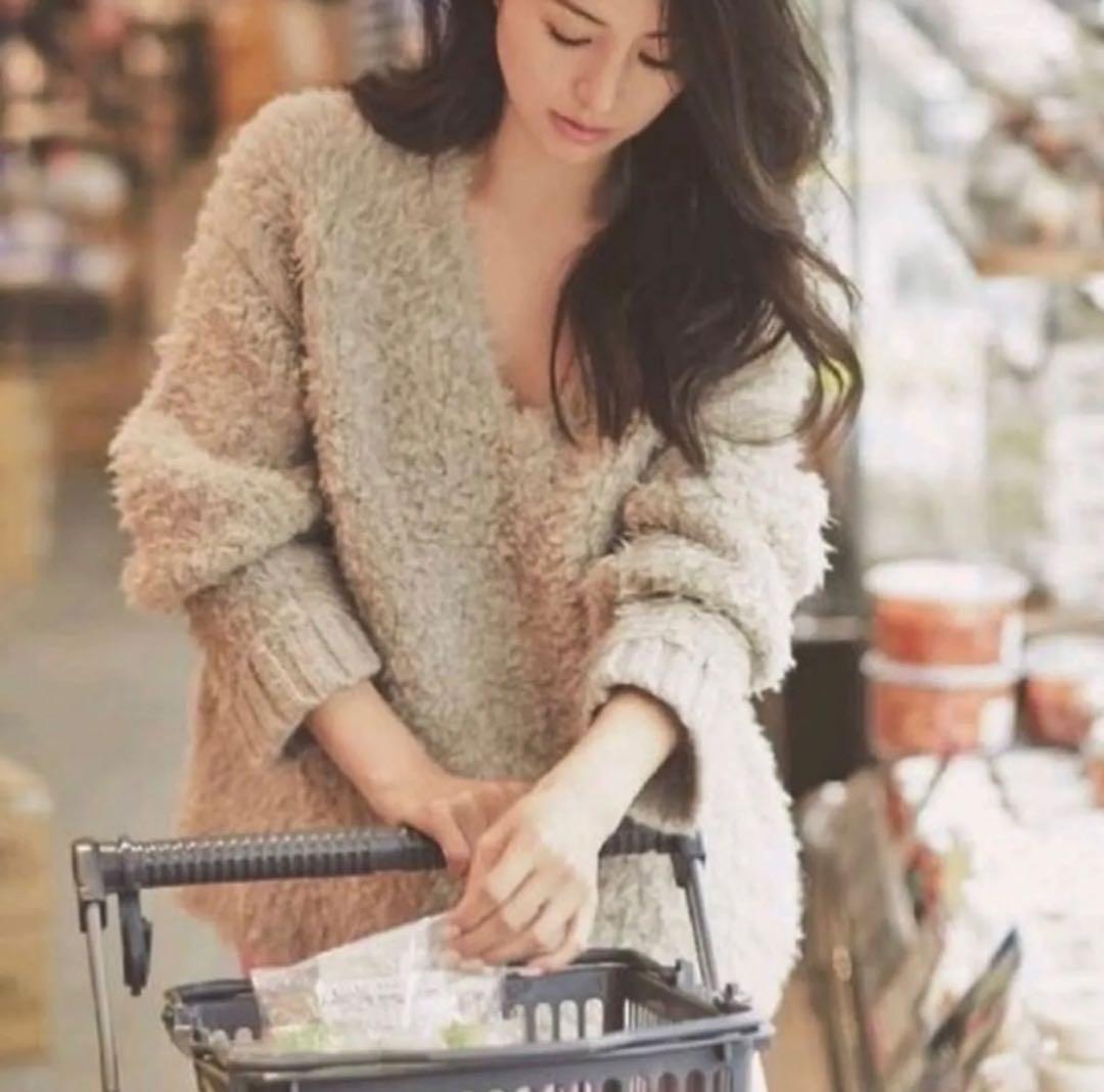 井川遥さん着用 Drawer ドゥロワー Vネック ウール アルパカ ニット