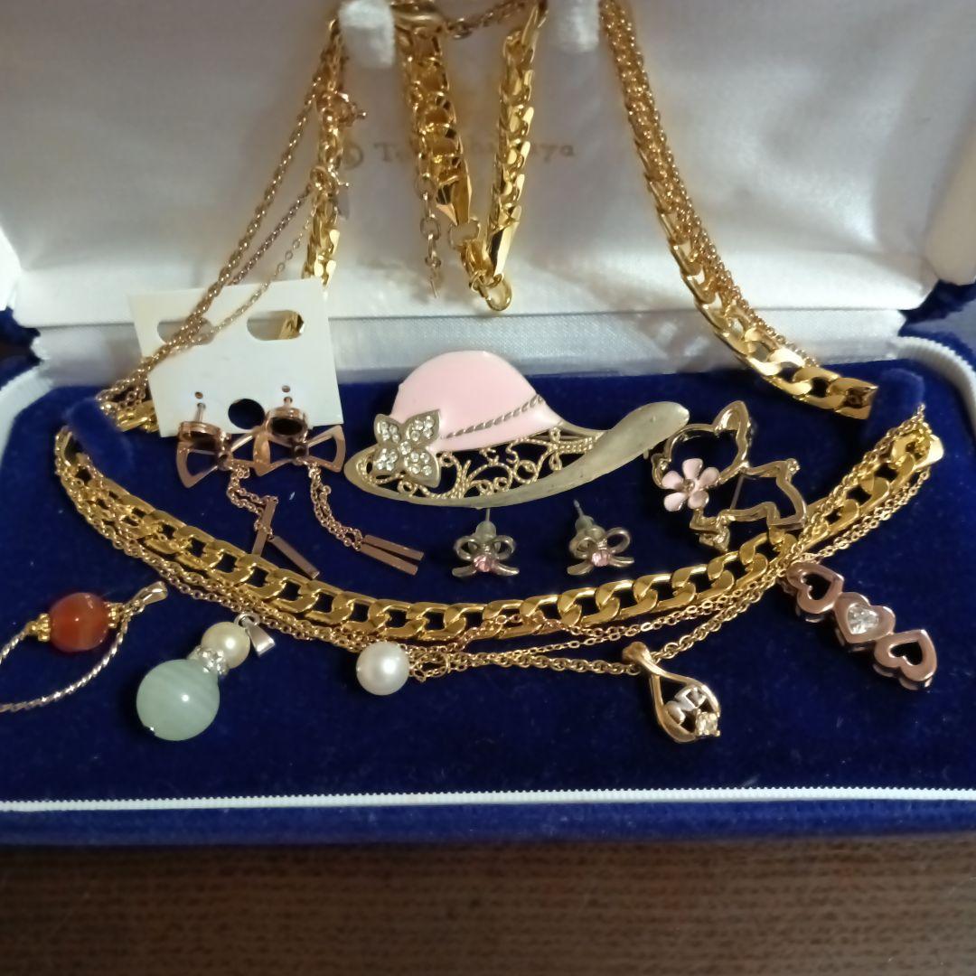 遺品生前整理アクセサリー纏めK18パールトップ、K18gpネックレス