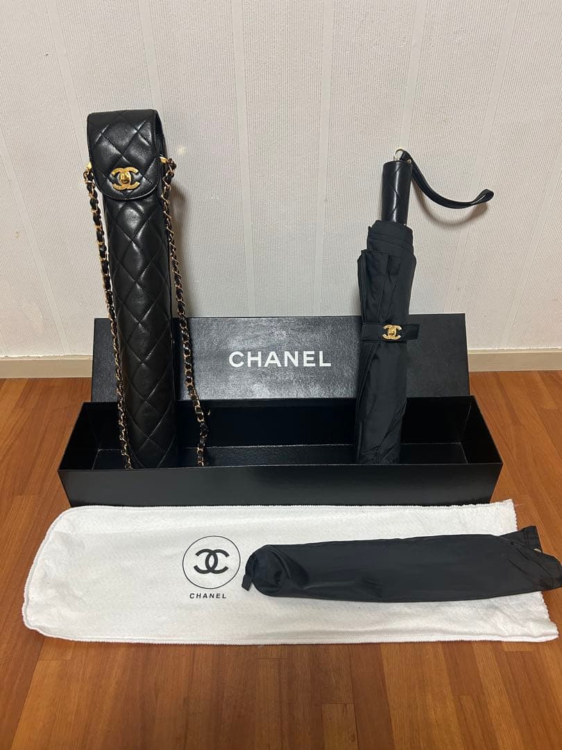 CHANEL 折り畳み傘 マトラッセ チェーンショルダーケース - CHANEL 傘