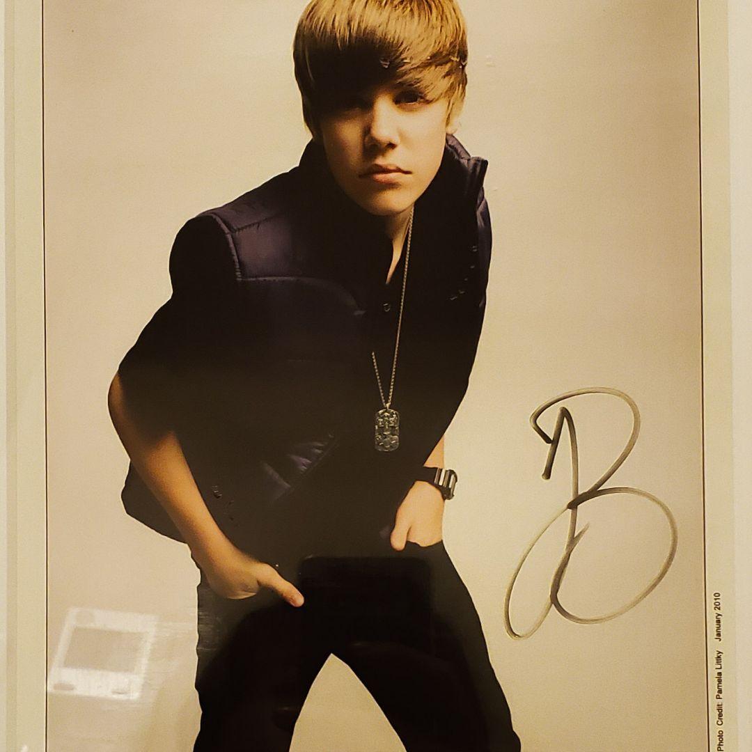 Justine Bieber サイン ジャスティン・ビーバー サイン - メルカリ