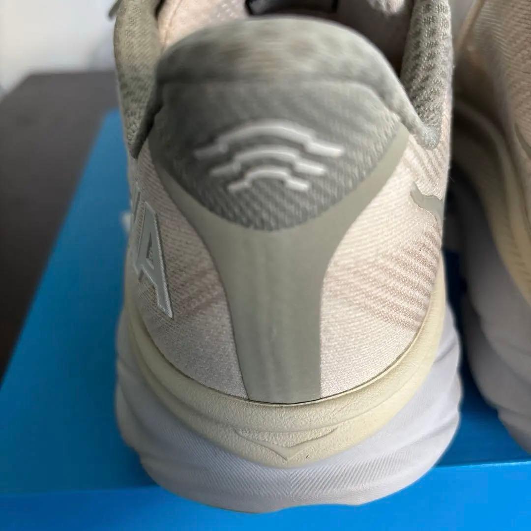 HOKA ホカCLIFTON 9 クリフトン　ベージュ　WIDE 27.5cm