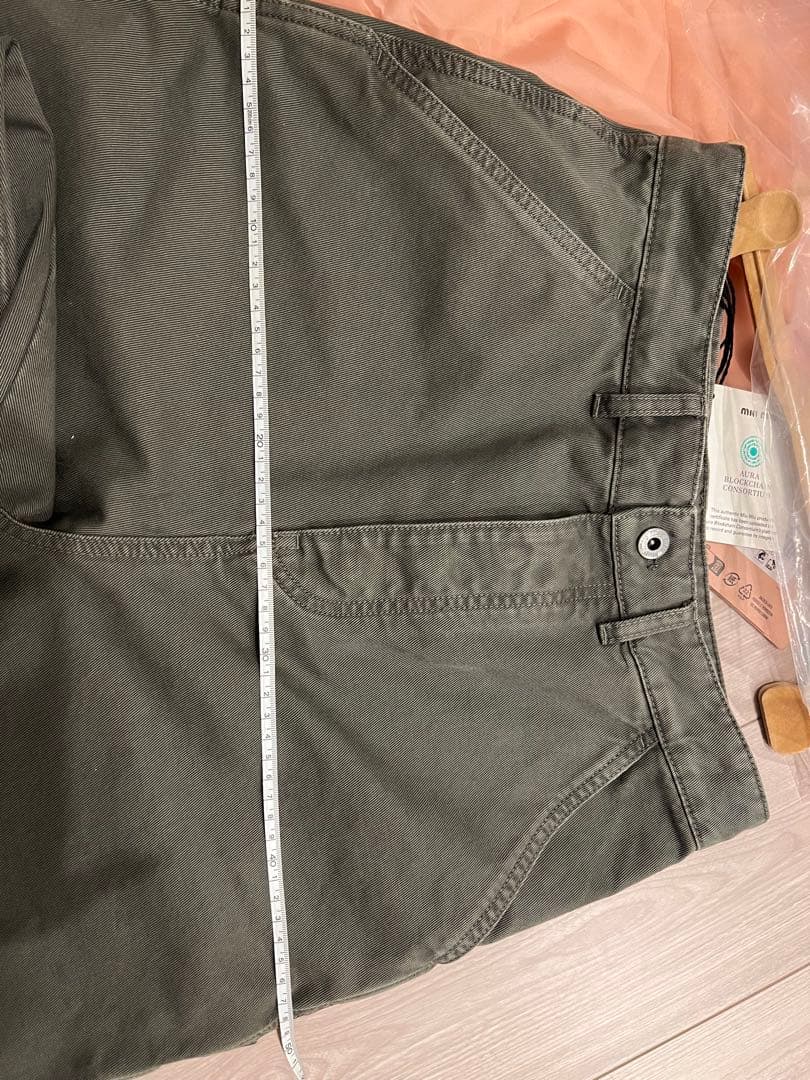新品タグ付き MIUMIUカーゴパンツ 36値下げ不可 - メルカリ