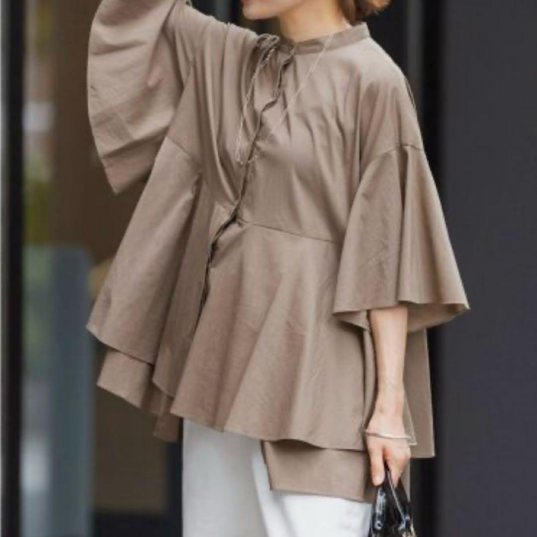 IENA タイプライター ティアードブラウス カーキ 2024 - メルカリ