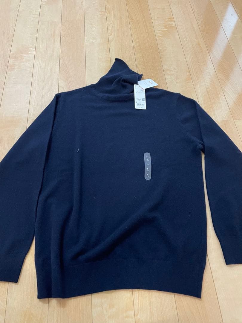 1/28まで最終値下　新品　ユニクロ　カシミヤ タートルネック L ネイビー WOMEN カシミヤタートルネックセーター | UNIQLO UNIFORM