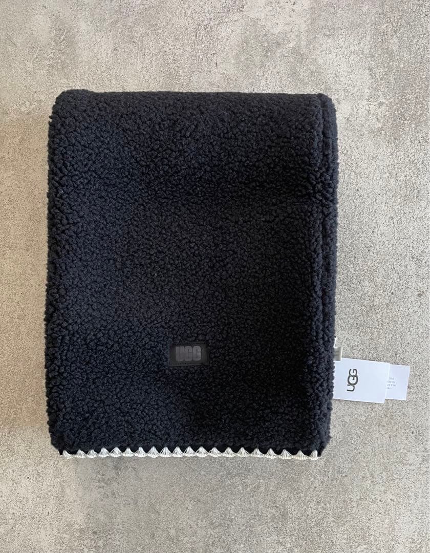 【未使用品】UGG ボアストール スカラップ マフラー ブラック 黒 楽天市場】【最大2万円OFFクーポン対象・3/1限定】UGG アグ マフラー W