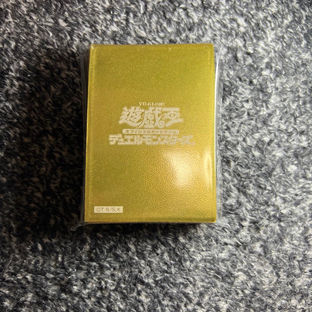 遊戯王【絶版‼️】初期ロゴ ザラザラ メタリックゴールド 金スリーブ40