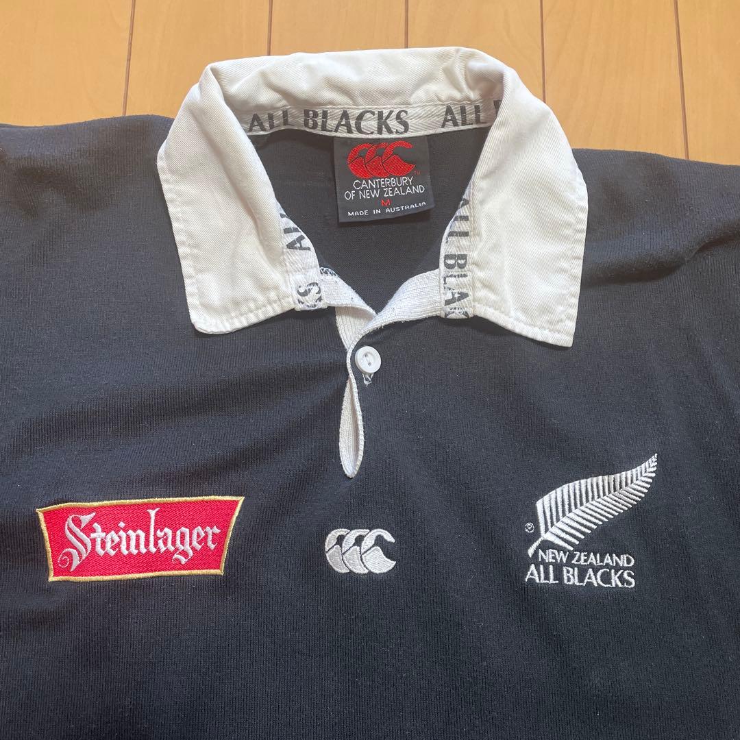 カンタベリー ALL BLACKS バックにも刺繍あり