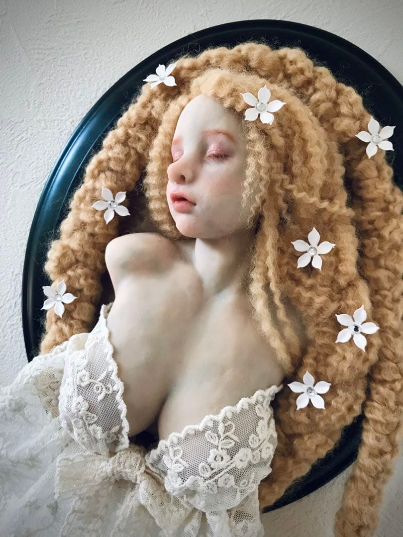 壁掛けオブジェ【柔らかい少女A】