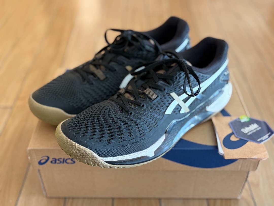 美品アシックス asics gel-resolution 9 boss BOSS 300足限定！ アシックスとBOSSのコラボシューズ「GEL-RESOLUTION 9」が