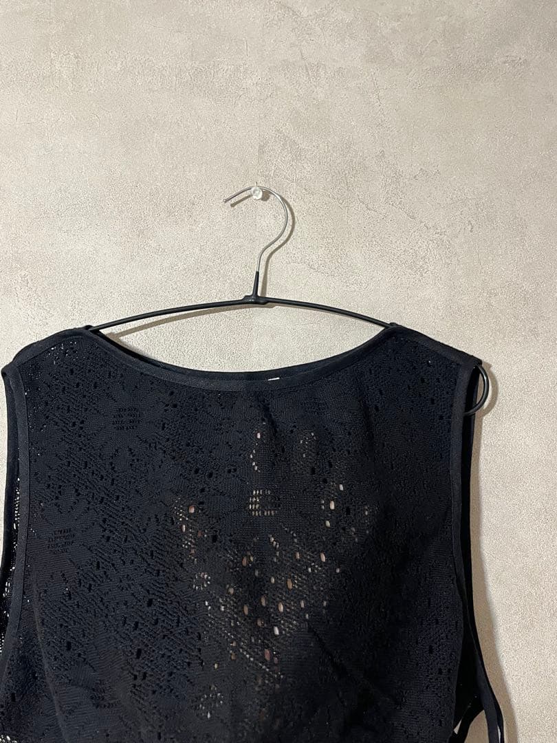 ユノイア 透かしレース模様ベスト