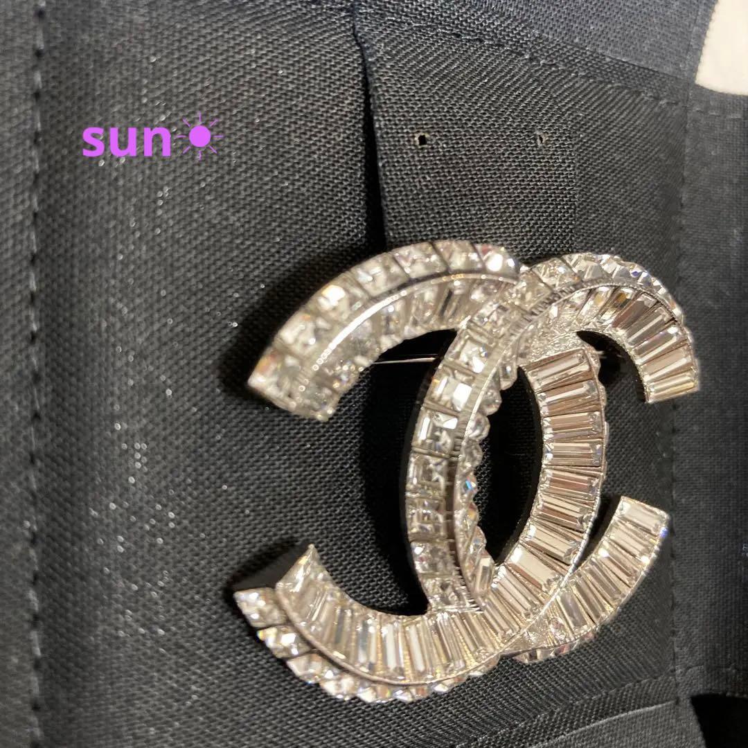 CHANEL キラキラストラス定番ブローチ 新品 2022 aw - メルカリ