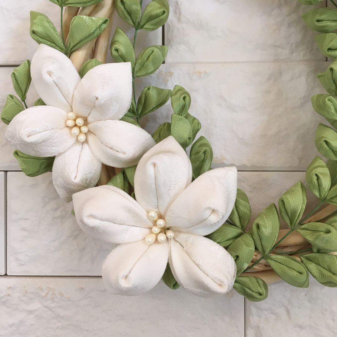 つまみ細工リース #ジャスミン# リーフ 白 - メルカリ