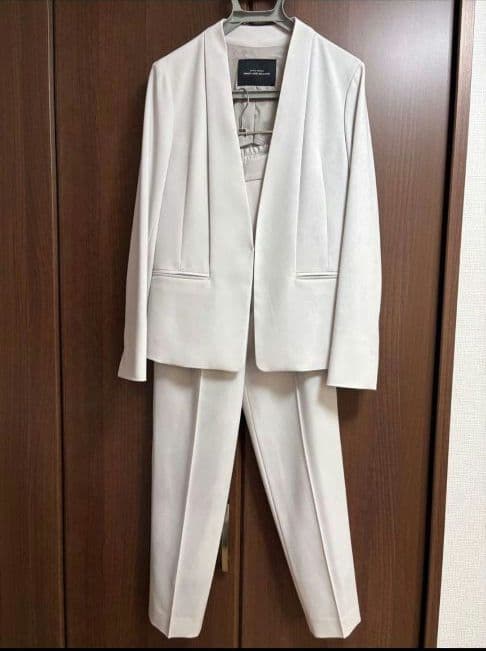 グリーンレーベルリラクシング ノーカラージャケットパンツスーツ　セットアップ GeeRA（ジーラ） セットアップ ノーカラージャケットパンツスーツ4点