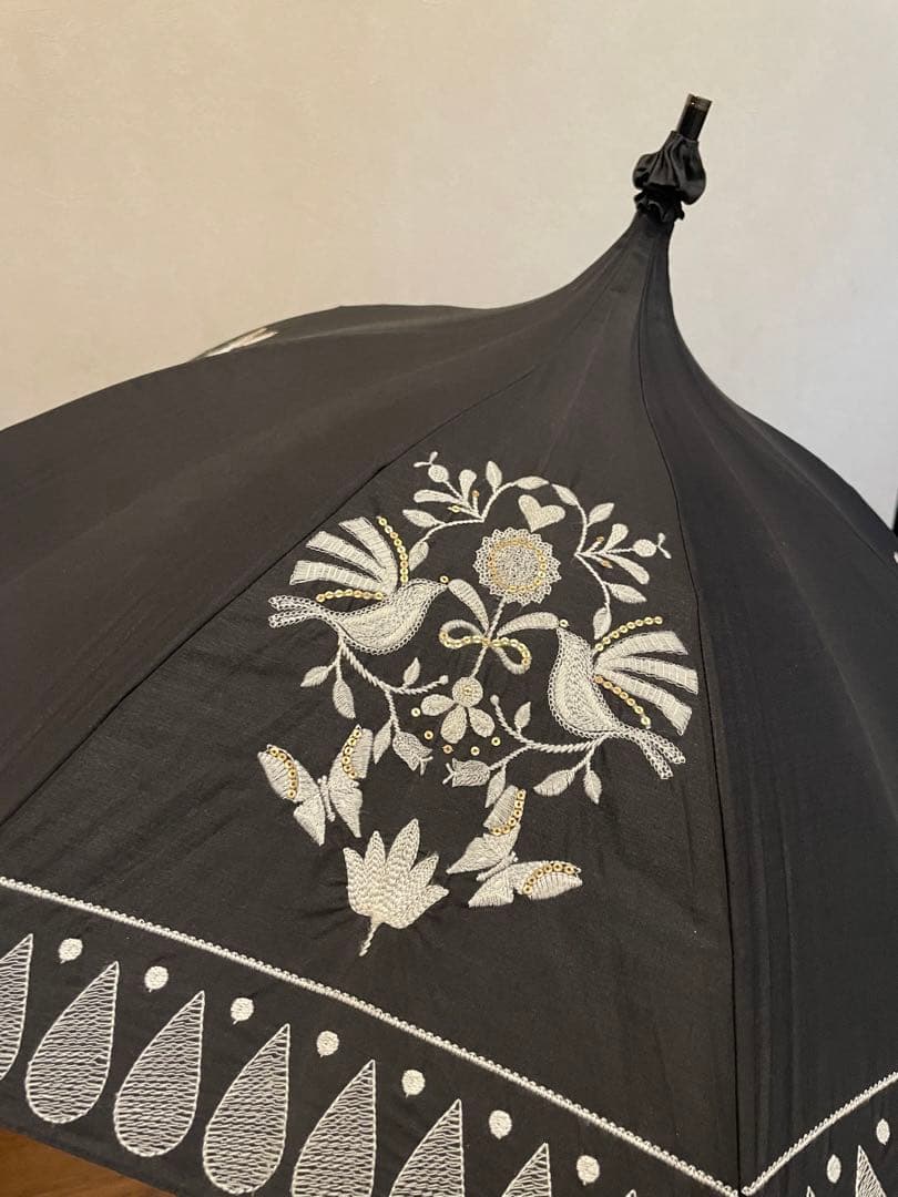 ANNA SUI アナ・スイ 刺繍パゴダ日傘 - メルカリ