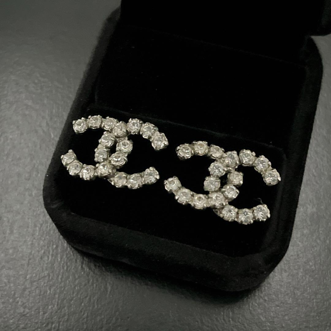CHANEL シャネル　ピアス　ココマーク　ラインストーン　シルバー　刻印入り CHANEL シャネル ピアス ココマーク ラインストーン F16V シルバー