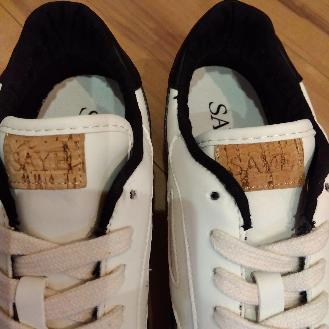 SAYE スニーカー ホワイト/ブラック 24.0cm フレームワーク