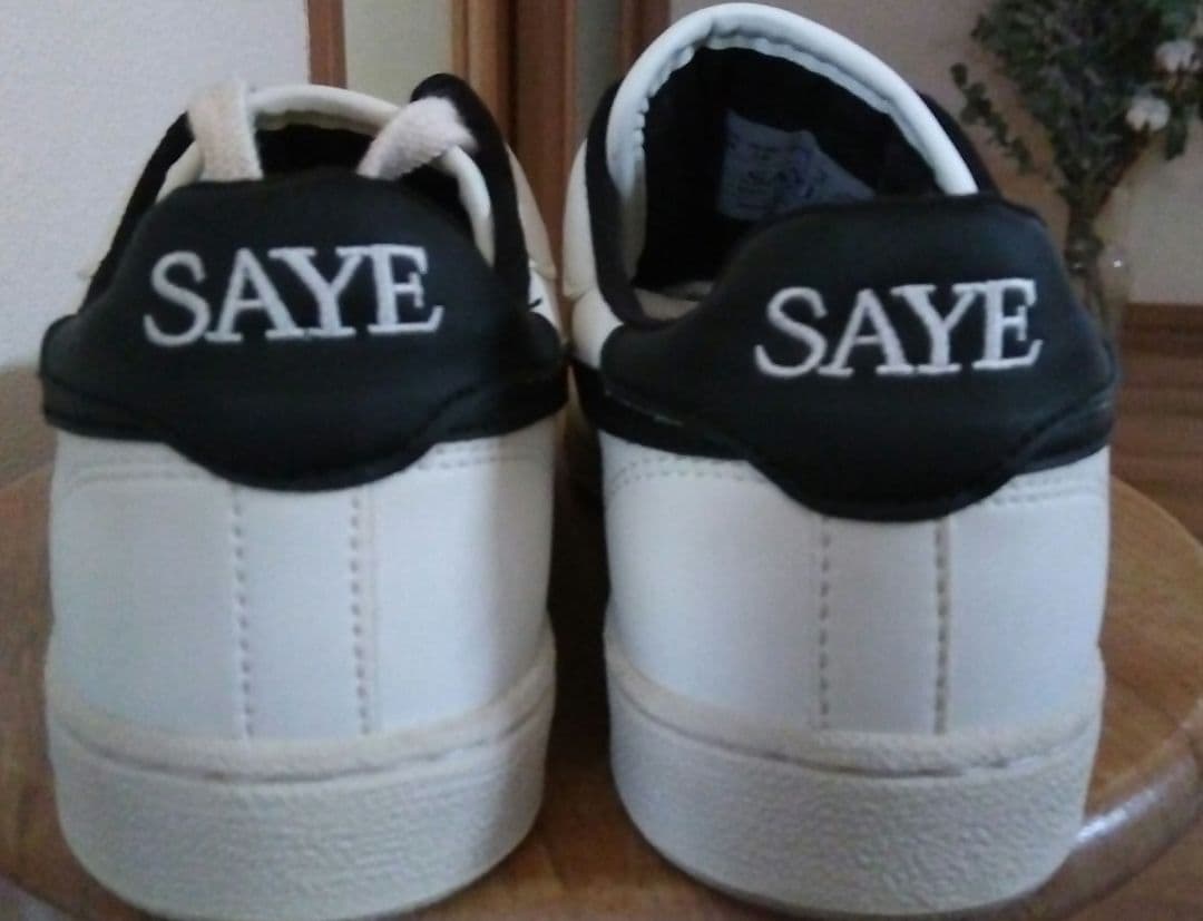 SAYE スニーカー ホワイト/ブラック 24.0cm フレームワーク