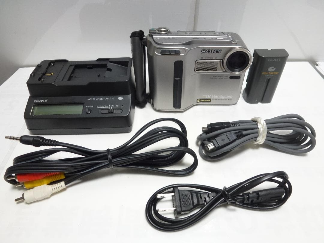 希少　動作品　Mini DV　ソニーデジタルビデオカメラ　 DCR-SC100 Sony DCR-SC100 Camcorder Mini DV Tape Digital Video Camera LCD