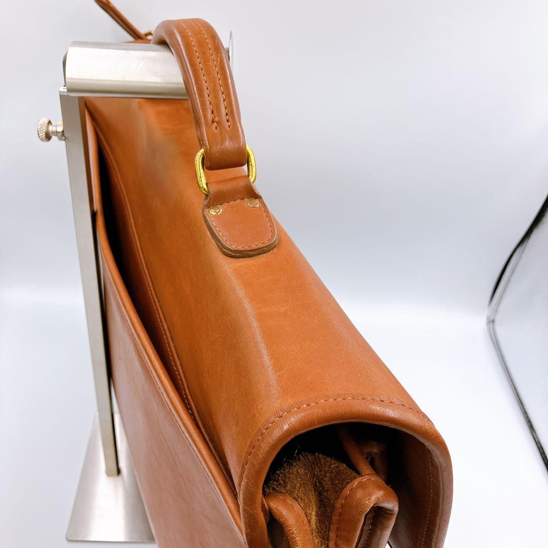 逸品】5180 オールドコーチ Metropolitan Brief Bag - メルカリ