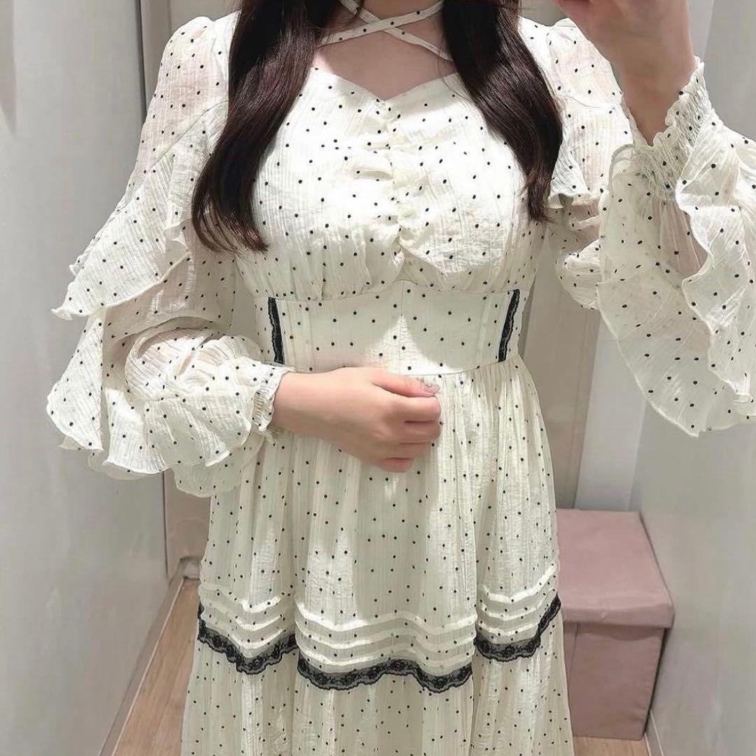 アンミール ダブルタックフレアドットワンピース オフホワイト anmile