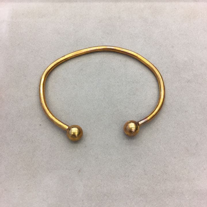 COSMOS コスモス K18磁気ブレスレット バングル ケース付き - メルカリ