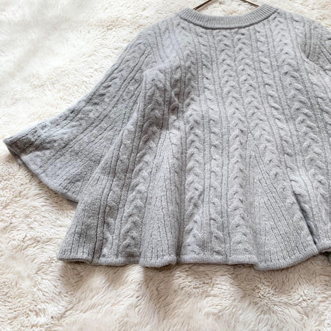 アドーア ケーブルニット ペプラム フリル セーター グレー M 7分袖